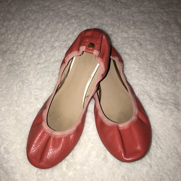 Flats - Picture 1 of 1